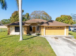 1589 SE Minorca Ave, Port Saint Lucie, FL 34952