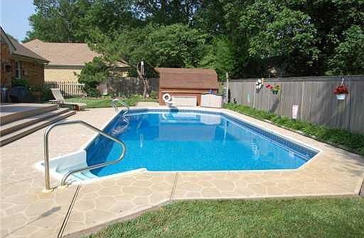 2nd image of 912 Timberlake Dr