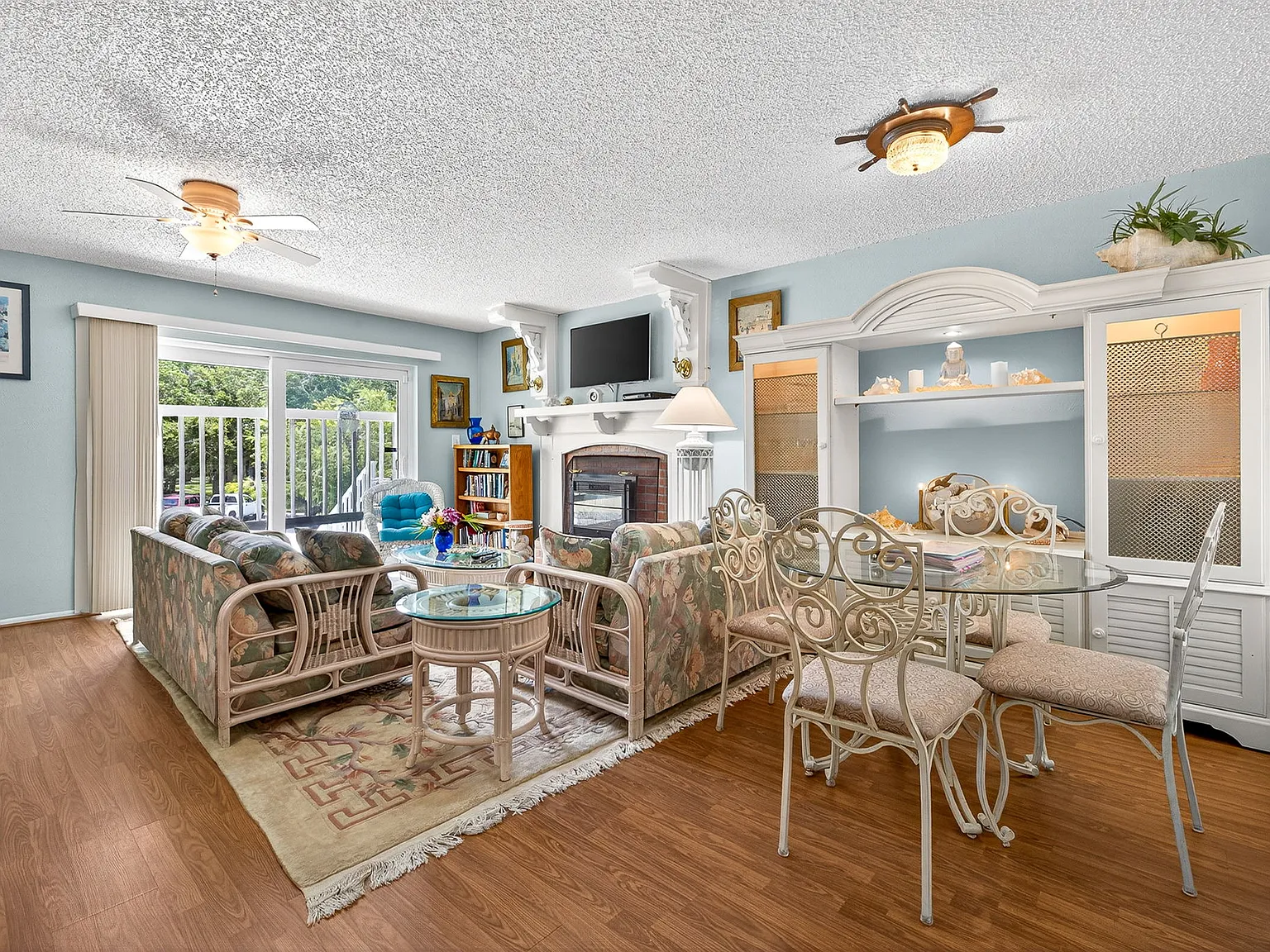 2 bed, 1100 sqft, $2,375 — Photo 1