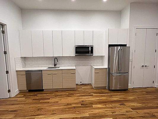 3rd image of 324 W 87th St #2R
