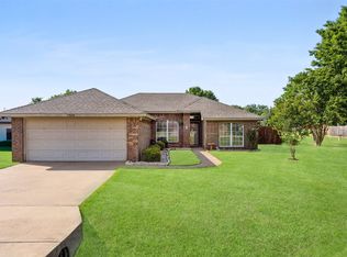3928 Country Meadows Cir, Granbury, TX 76049