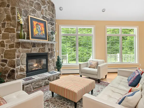 12 Fox Run Road, Kennebunk, ME 04043