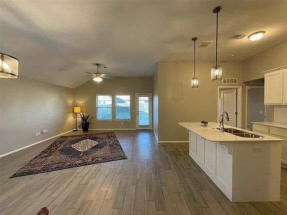 5th image of 10707 NW 20th St