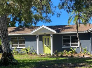 2276 N Lagoon Cir, Clearwater, FL 33765