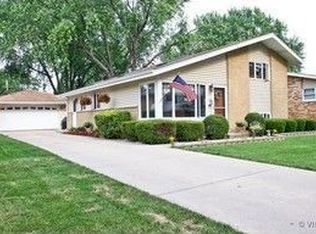 511 N Elmhurst Ave, Mount Prospect, IL 60056