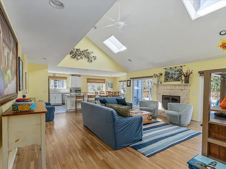 9 Cedarfield Ln — Photo 5