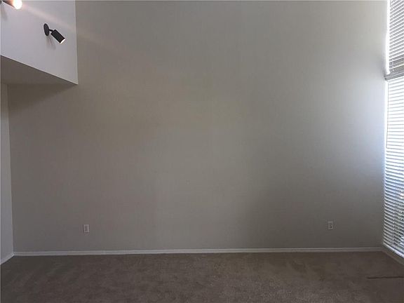 2nd image of 3616 Clubview Dr