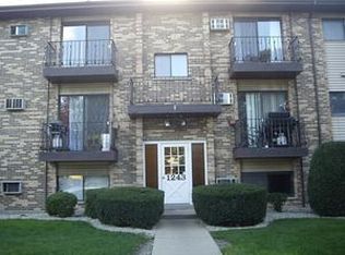 1243 Brown St APT 1E, Des Plaines, IL 60016
