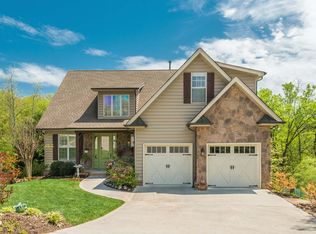 1626 Autumn Tree Ln, Knoxville, TN 37922