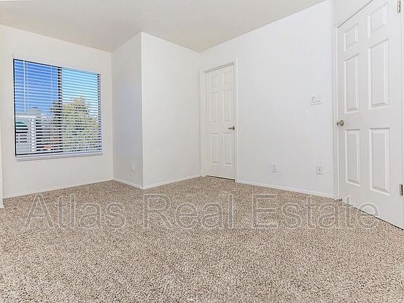 5th image of 3116-3120 E Paradise Ln #15-U