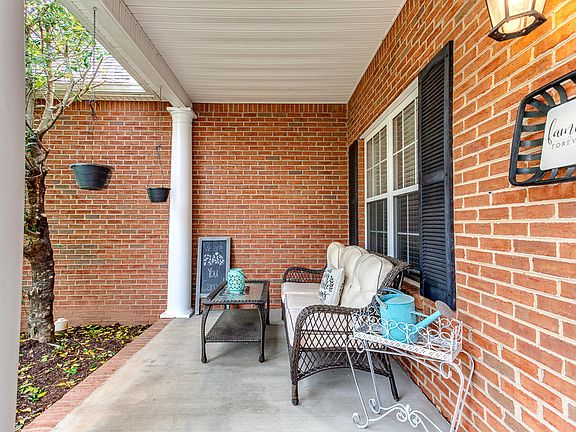 4th image of 7022 Legend Oaks Ln
