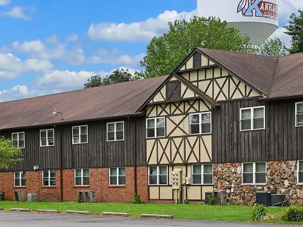 Sherwood Forest Apartments