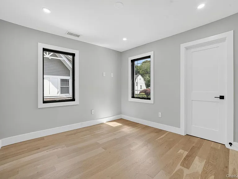 23 Hudson Ave — Photo 15