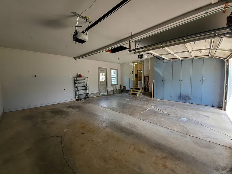 118 W Franklin St — Photo 23