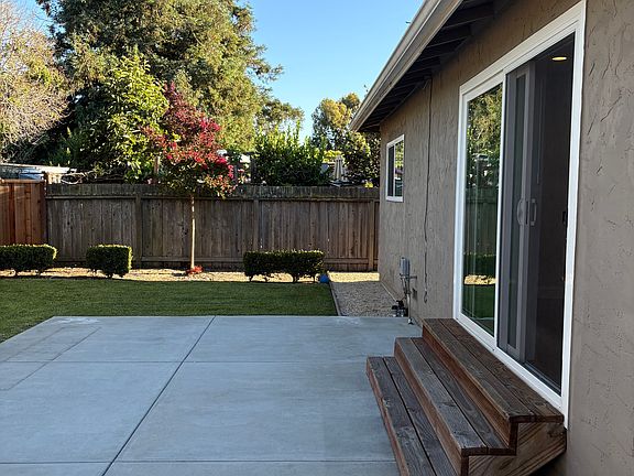 5th image of 942 Rose Ave