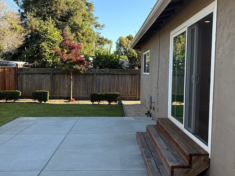 942 Rose Ave — Photo 5
