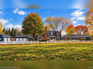 1900 Tiverton Rd, Bloomfield Hills, MI 48304