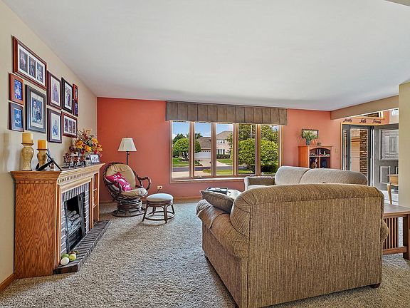 5th image of 9821 Hastings Ln