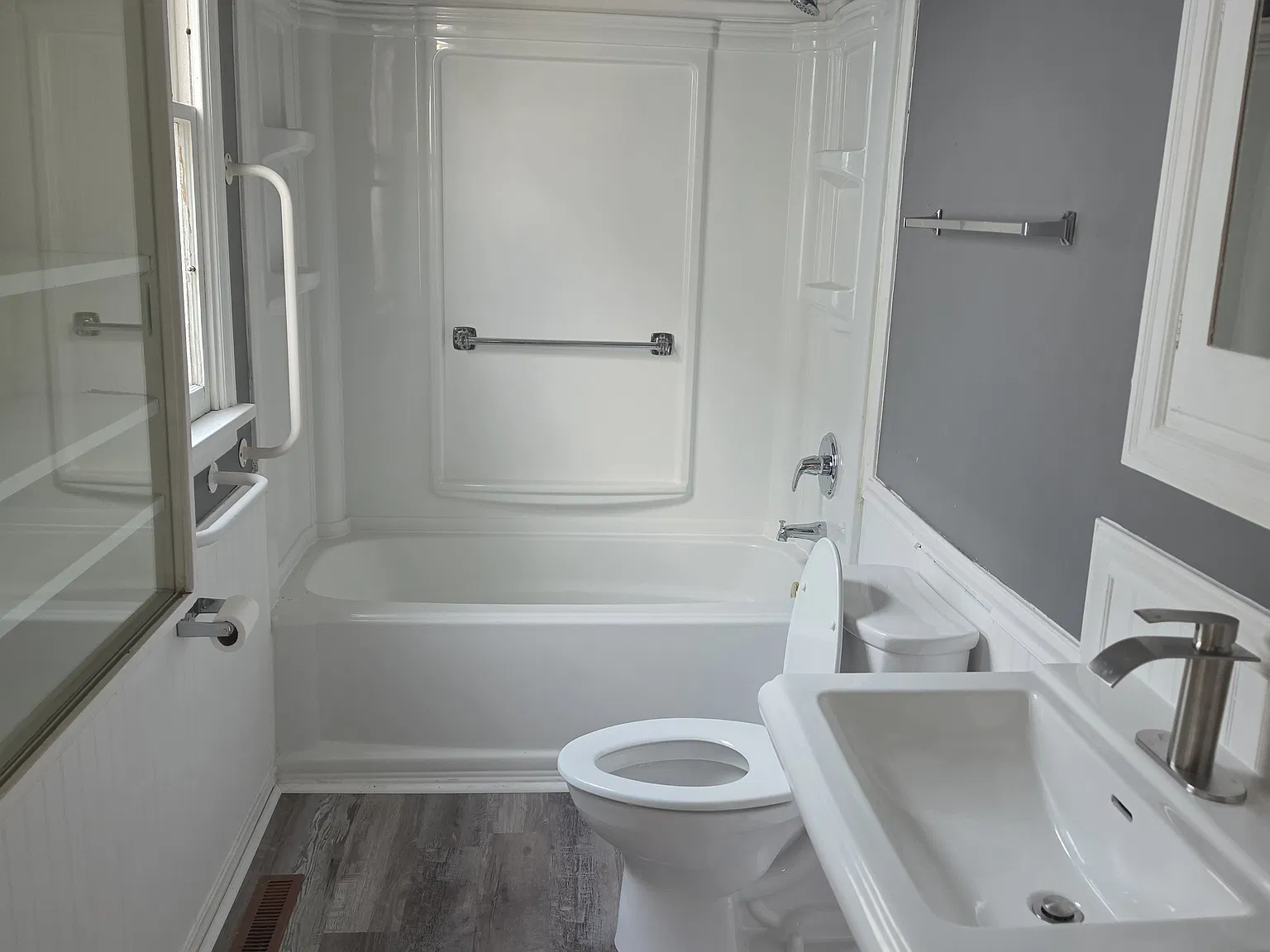 1 bed, 728 sqft, $1,200 — Photo 4