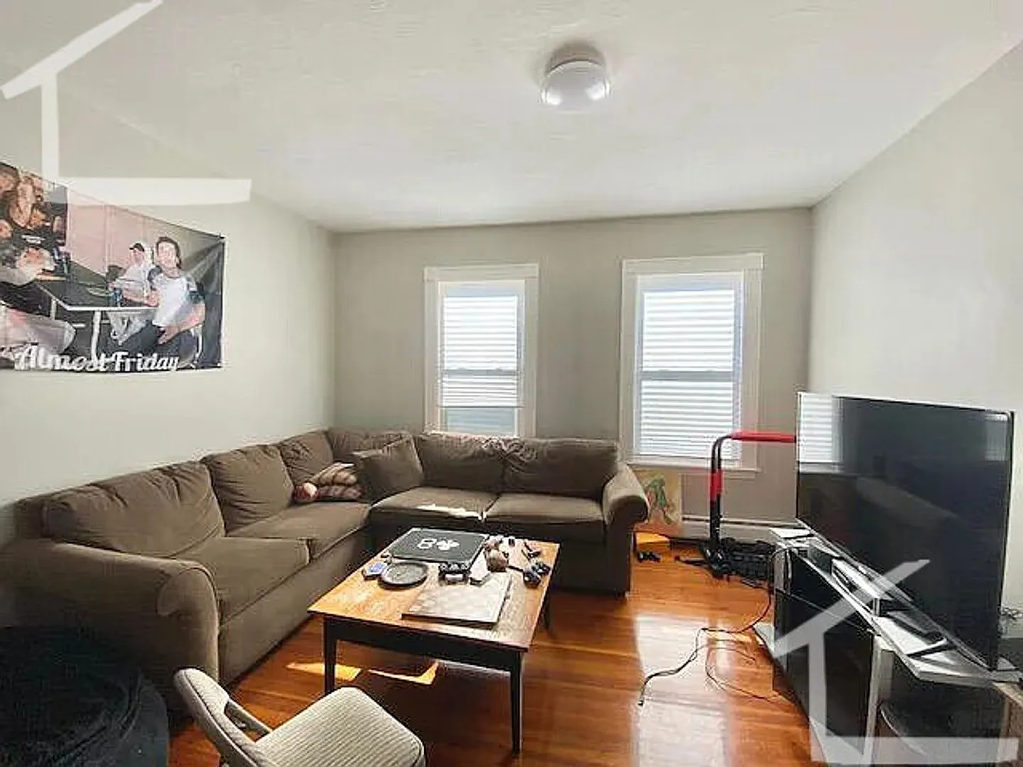 NO FEE on this Affordable Mission Hill Gem! Sunny & Spacious, Great for NEU students! Parking Avail — Photo 2