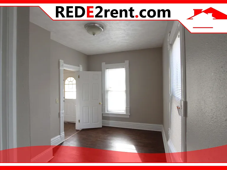 327 Vernon Ave — Photo 11