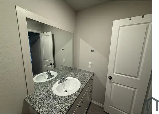 5407 Y Bar Smt — Photo 24