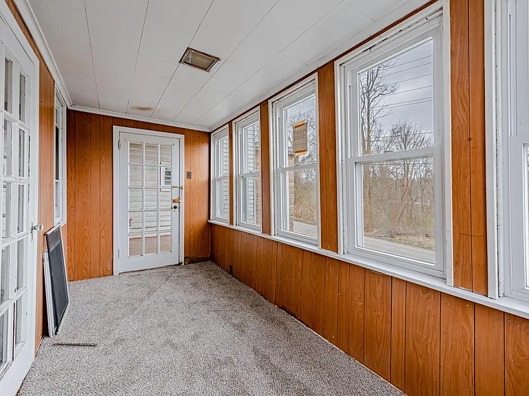 225 Thompson Run Rd — Photo 2