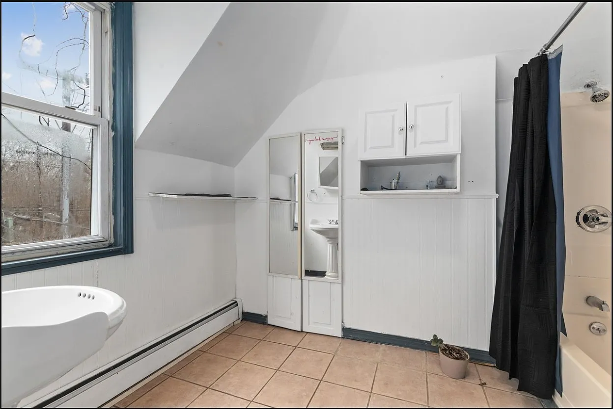9 Troy — Photo 3