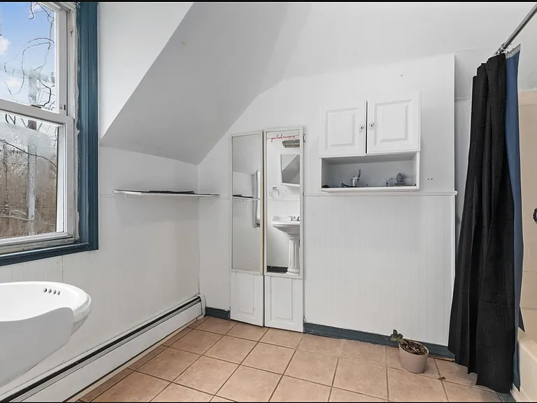 9 Troy St — Photo 5