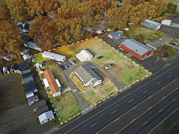3rd image of 84536 Highway 11