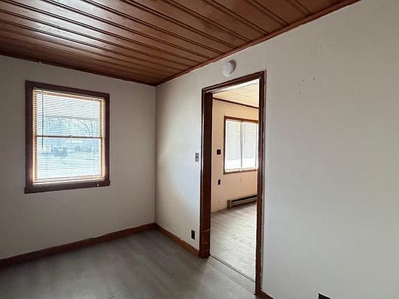 3rd image of 1950 N Illinois Ave #3
