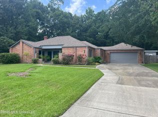 67163 Diamondhead Dr E, Diamondhead, MS 39525
