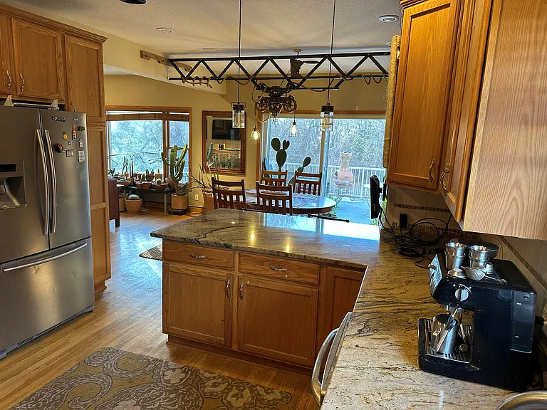 1128 Creekside Cir — Photo 15