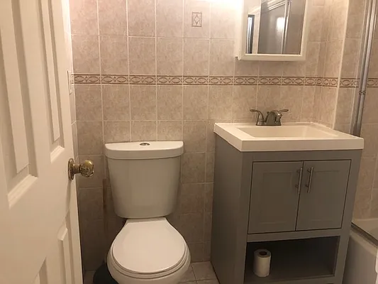 Rented by 18 REALTY | media 11