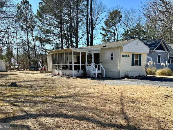 37138 Pinewood Rd, Ocean View, DE 19970