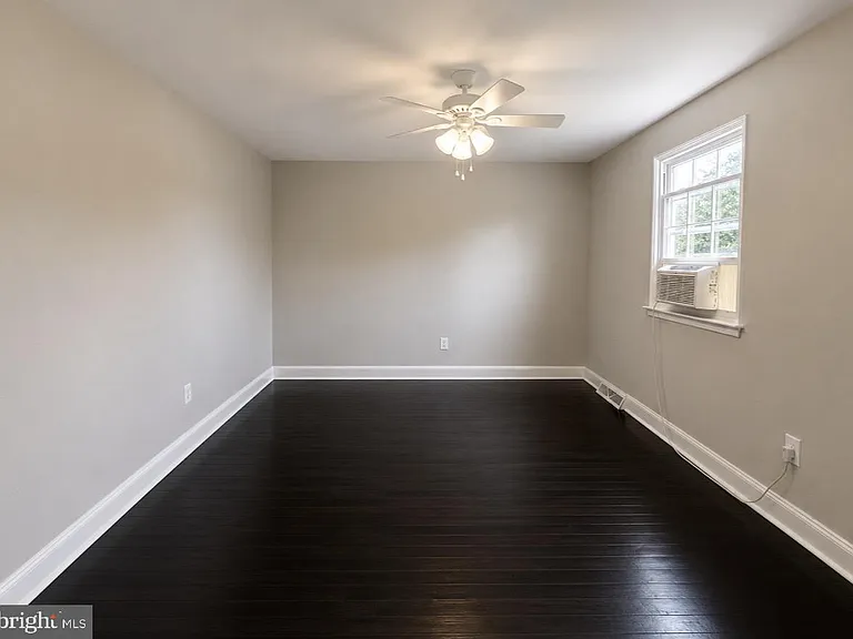 256 W Beidler Rd — Photo 26