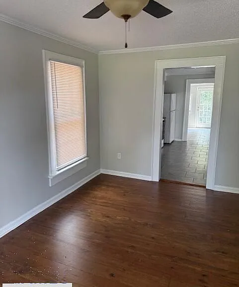 140 Cedar Ave — Photo 7