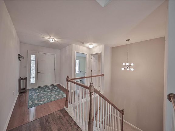 2nd image of 1277 Lindenwood Ln