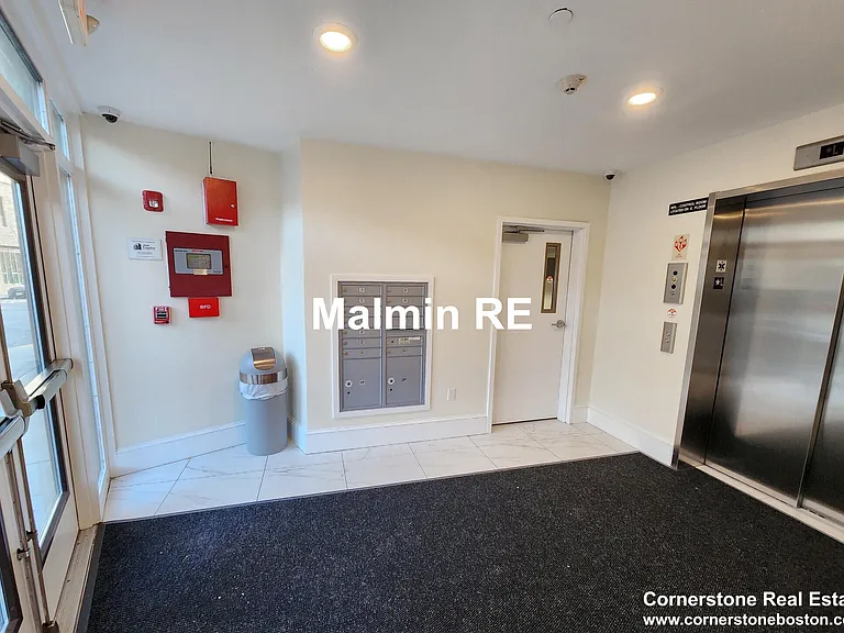 81 Amory St #204 — Photo 12
