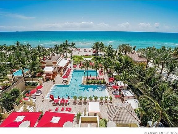 4th image of 17875 Collins Ave #1902