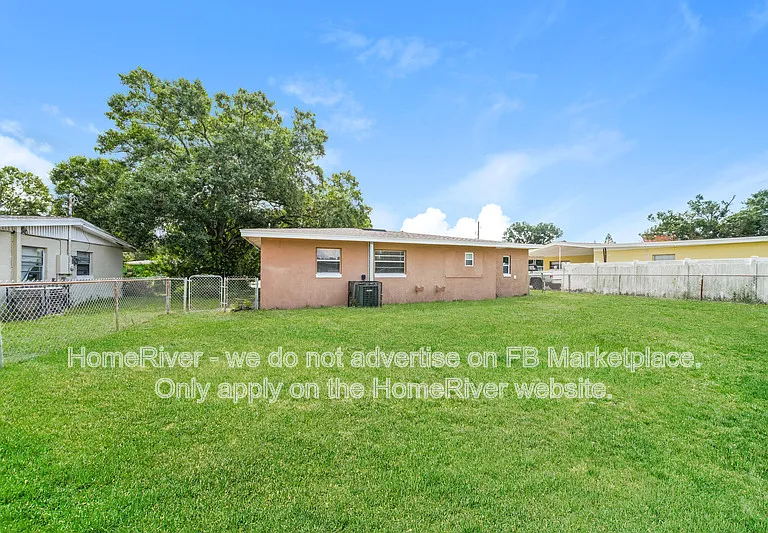 4903 S 85th St — Photo 16