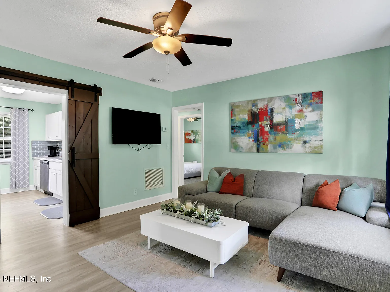 3 bed, 2.0 bath, 1119 sqft, $2,000 — Photo 1
