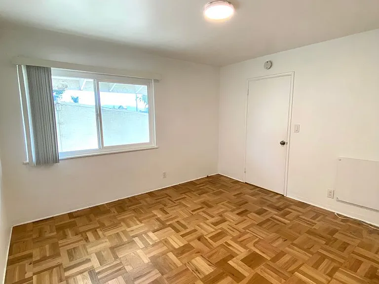 216 N Milpas St — Photo 10