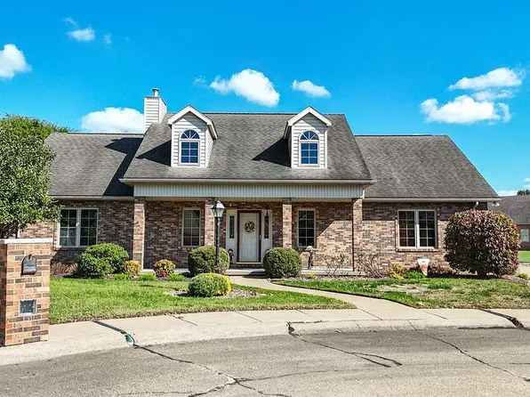 2 Sawgrass Cir, Belpre, OH 45714