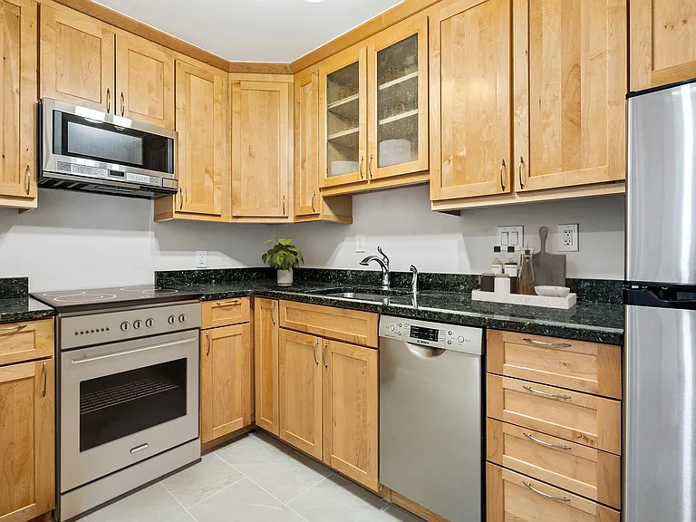 405 Commonwealth Ave #1 — Photo 3