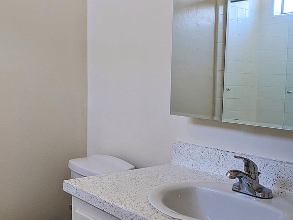 5th image of 6226 Craner Ave APT 18