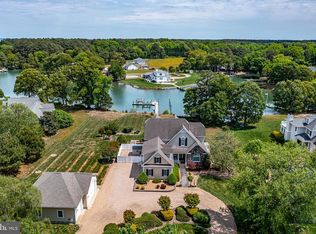 310 Old Point Rd, White Stone, VA 22578