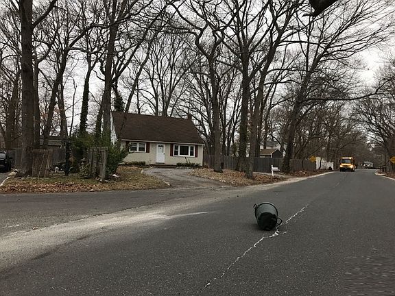 5th image of 59 N Washington Ave