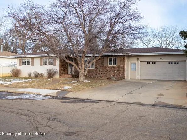 850 12th Ave W, Dickinson, ND 58601