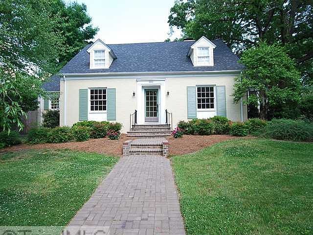 1st image of 300 N Tremont Dr